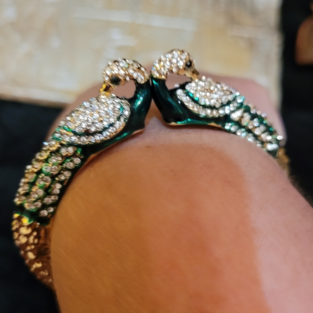 SOLD Amrita Singh Rare Red Austrian Crystal Emerald Peacock Gold Hinge Bracelet - Picture 10 of 16